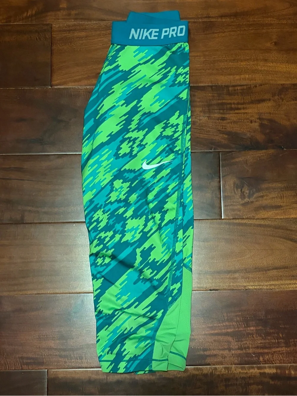 Nike Pro Girls Green and Teal Printed Leggings